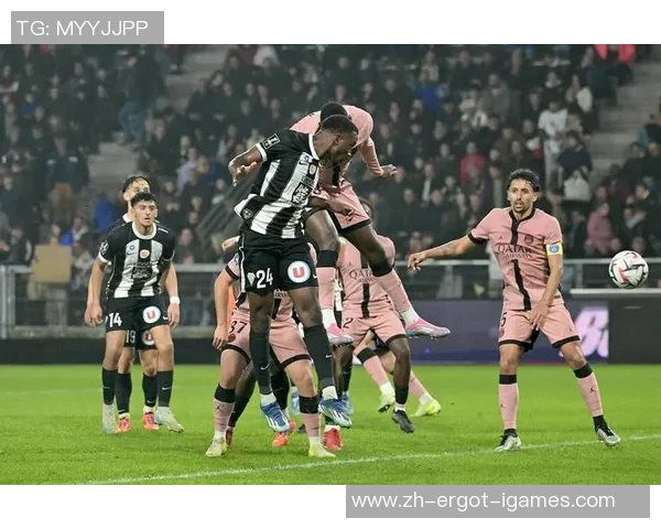 李刚仁巴黎百场里程碑送绝杀助攻，率队保卫法甲第一宝座